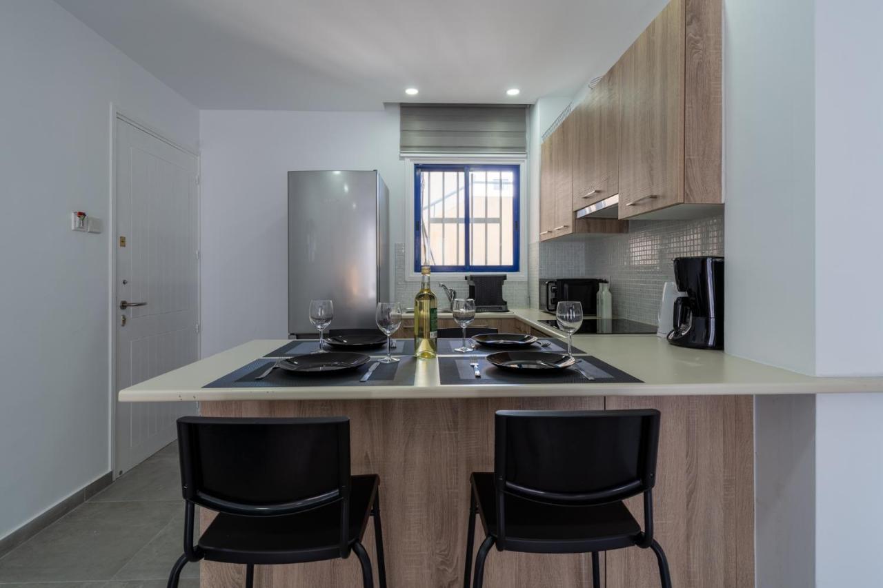 Odyssey - Captivating 2-Bedroom Retreat In Larnaca Luaran gambar