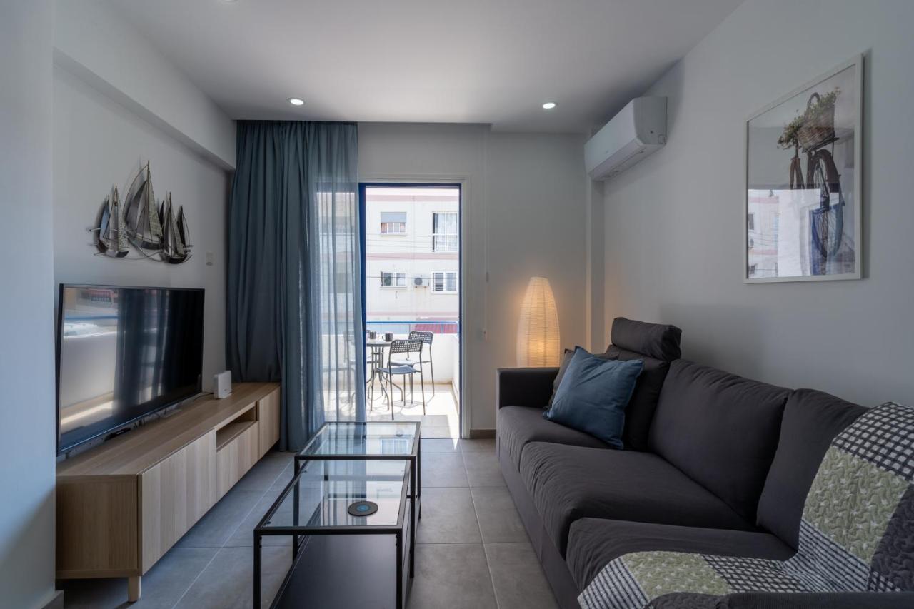 Odyssey - Captivating 2-Bedroom Retreat In Larnaca Luaran gambar