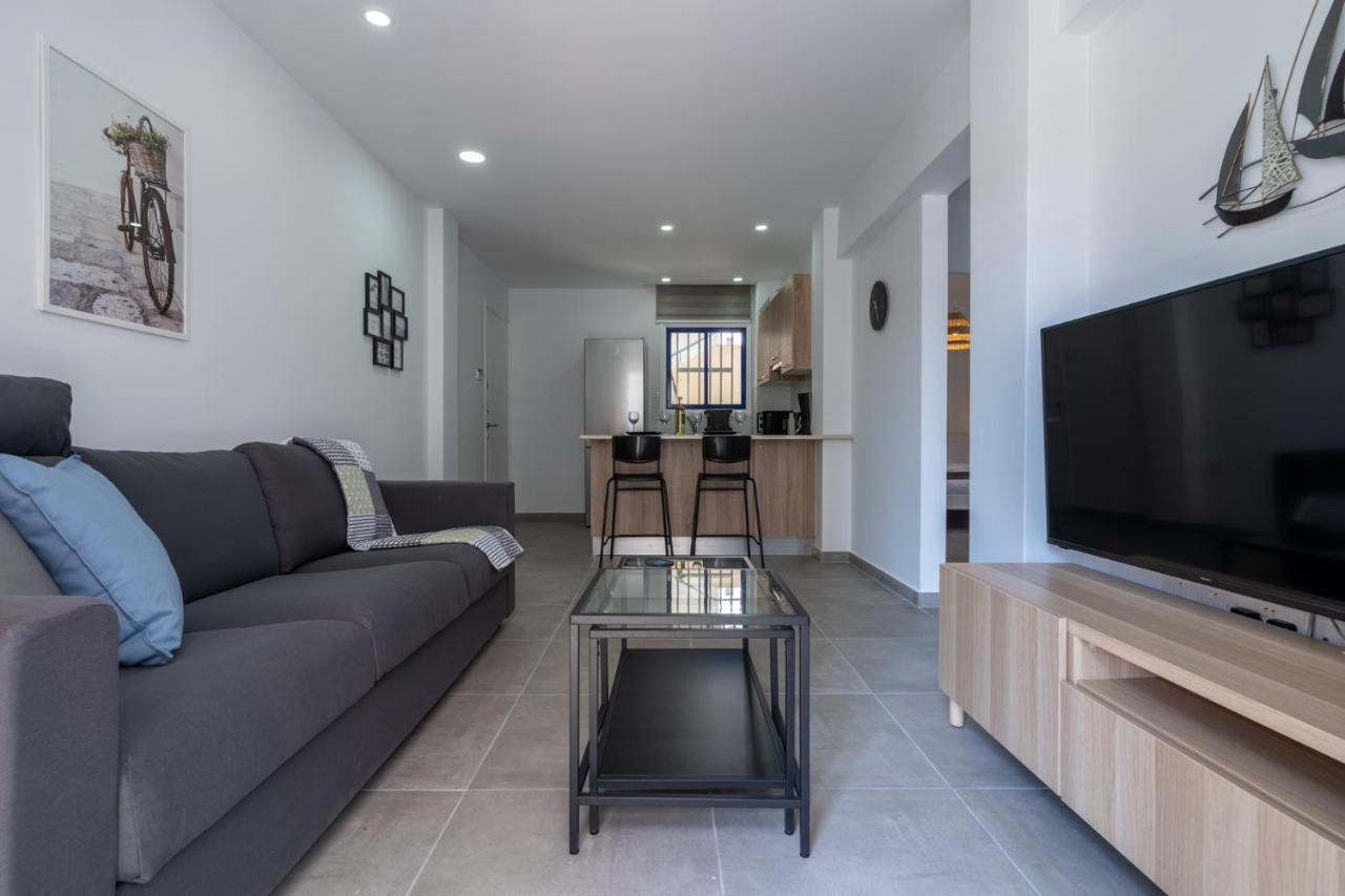 Odyssey - Captivating 2-Bedroom Retreat In Larnaca Luaran gambar
